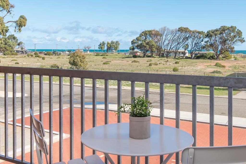 Jurien Bay Motel Apartments ภายนอก รูปภาพ